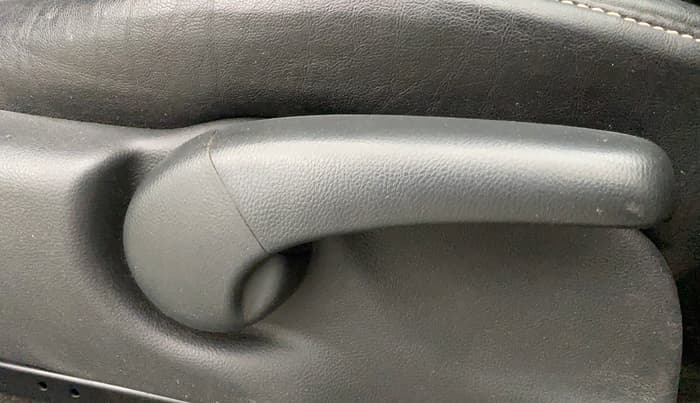 2018 Honda WR-V 1.2L I-VTEC VX MT, CNG, Manual, 1,03,667 km, Driver Side Adjustment Panel