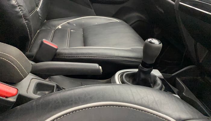 2018 Honda WR-V 1.2L I-VTEC VX MT, CNG, Manual, 1,03,667 km, Gear Lever