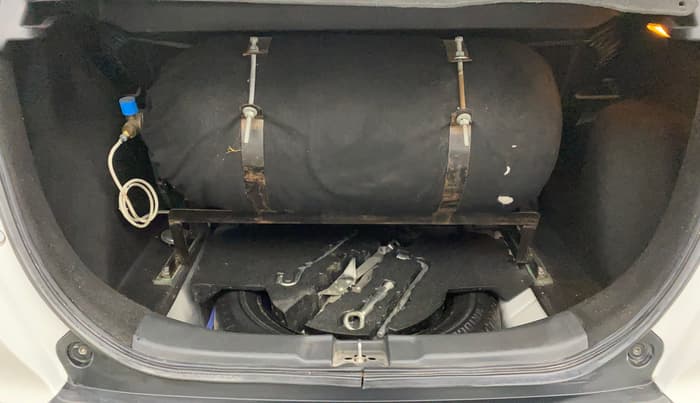 2018 Honda WR-V 1.2L I-VTEC VX MT, CNG, Manual, 1,03,667 km, Boot Inside