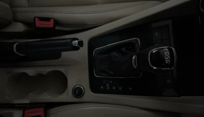 2019 Skoda Octavia L&K 1.8 TSI AT, Petrol, Automatic, 86,569 km, Gear Lever