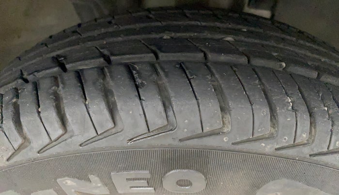 2018 Renault Kwid RXT 1.0 AMT (O), Petrol, Automatic, 25,128 km, Right Rear Tyre Tread