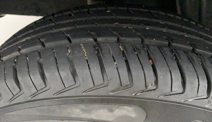 2018 Renault Kwid RXT 1.0 AMT (O), Petrol, Automatic, 25,128 km, Right Front Tyre Tread