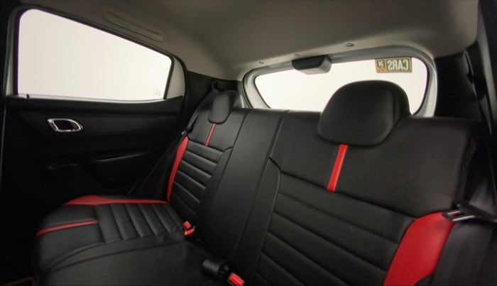2018 Renault Kwid RXT 1.0 AMT (O), Petrol, Automatic, 25,128 km, Right Side Rear Door Cabin