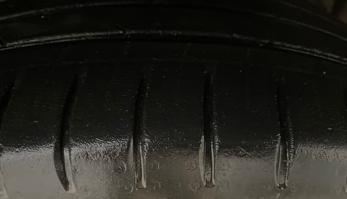 2021 MG HECTOR PLUS SHARP 1.5 PETROL TURBO DCT 6-STR, Petrol, Automatic, 65,452 km, Right Front Tyre Tread