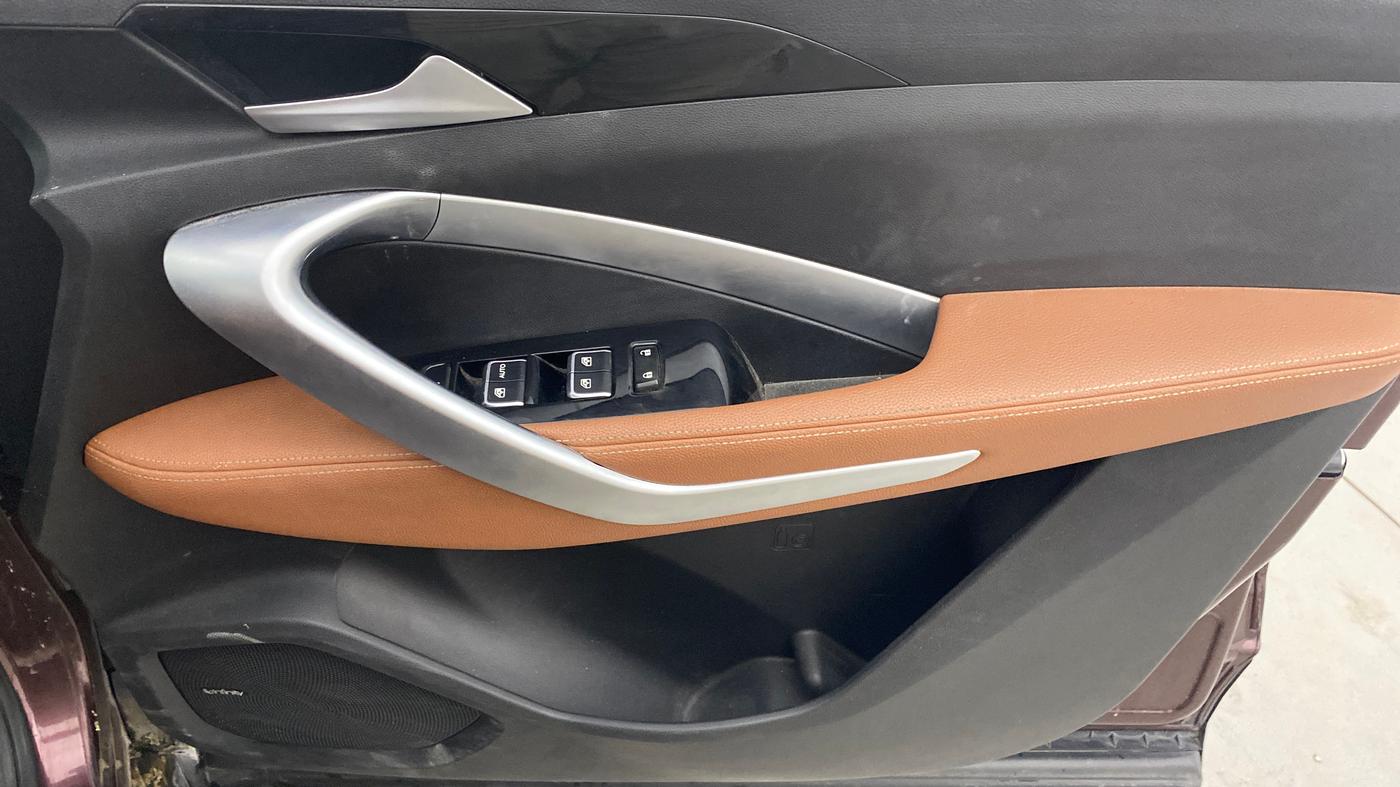 2021 MG HECTOR PLUS SHARP 1.5 PETROL TURBO DCT 6-STR, Petrol, Automatic, 65,452 km, Driver Side Door Panels Control