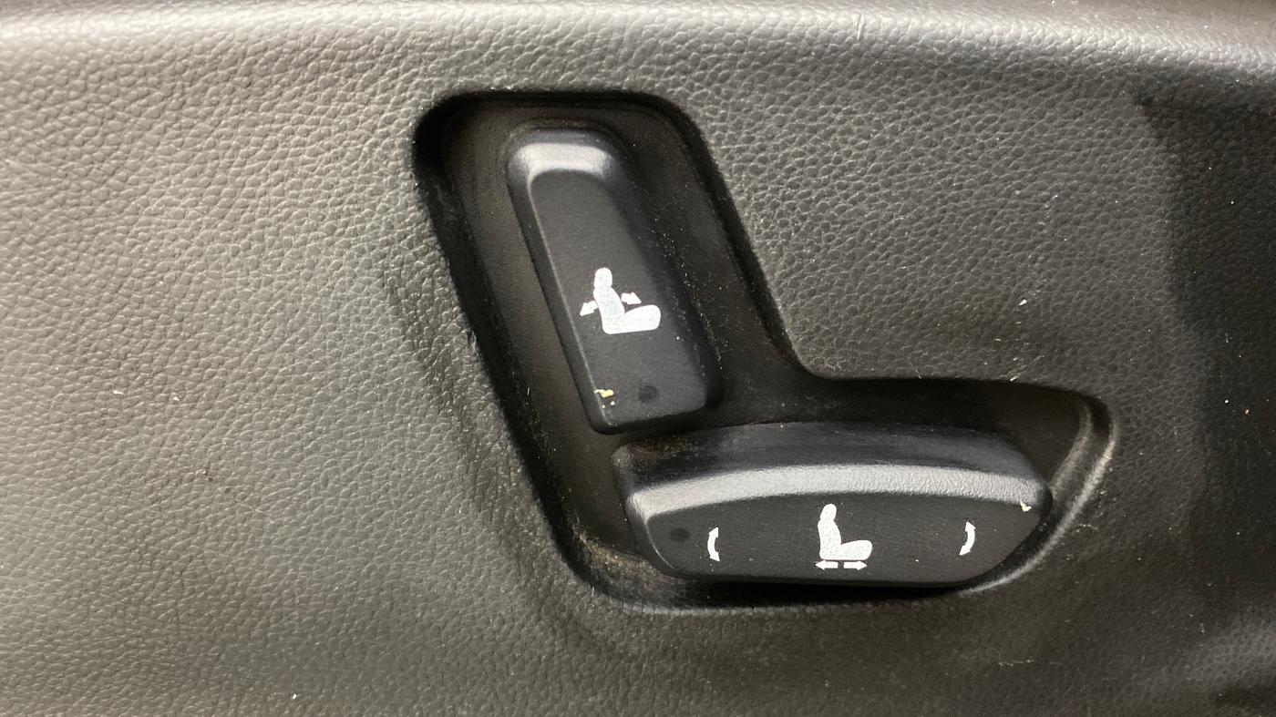 2021 MG HECTOR PLUS SHARP 1.5 PETROL TURBO DCT 6-STR, Petrol, Automatic, 65,452 km, Driver Side Adjustment Panel