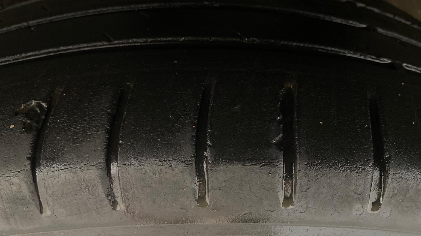 2021 MG HECTOR PLUS SHARP 1.5 PETROL TURBO DCT 6-STR, Petrol, Automatic, 65,452 km, Left Front Tyre Tread
