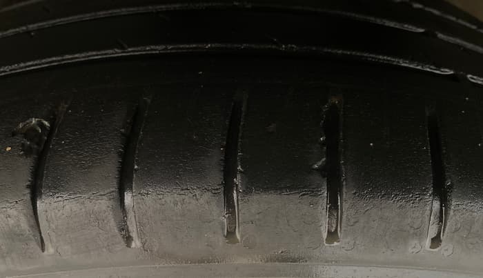 2021 MG HECTOR PLUS SHARP 1.5 PETROL TURBO DCT 6-STR, Petrol, Automatic, 65,452 km, Left Front Tyre Tread