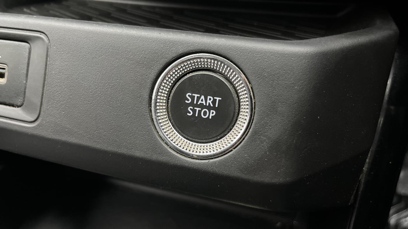 2022 Renault Kiger RXT (O) TURBO MT DUAL TONE, Petrol, Manual, 32,299 km, Keyless Start/ Stop Button