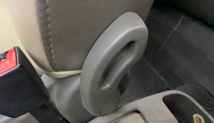 2015 Hyundai i10 MAGNA 1.1, Petrol, Manual, 94,992 km, Driver Side Adjustment Panel