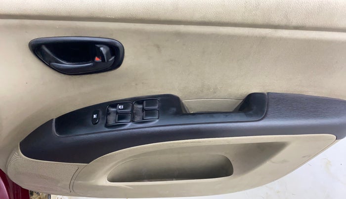 2015 Hyundai i10 MAGNA 1.1, Petrol, Manual, 94,992 km, Driver Side Door Panels Control