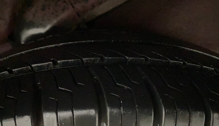 2015 Hyundai i10 MAGNA 1.1, Petrol, Manual, 94,992 km, Left Rear Tyre Tread