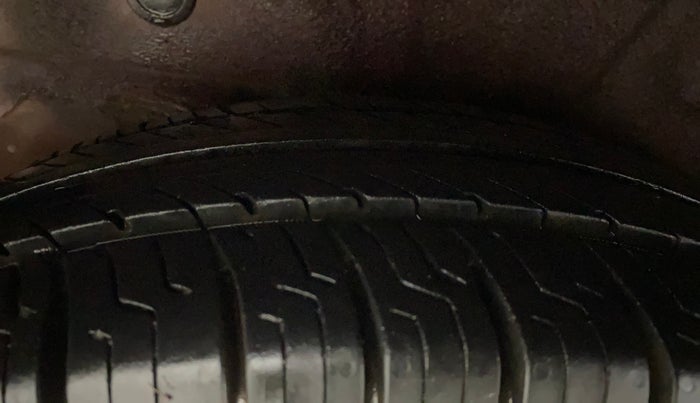 2015 Hyundai i10 MAGNA 1.1, Petrol, Manual, 94,992 km, Right Rear Tyre Tread