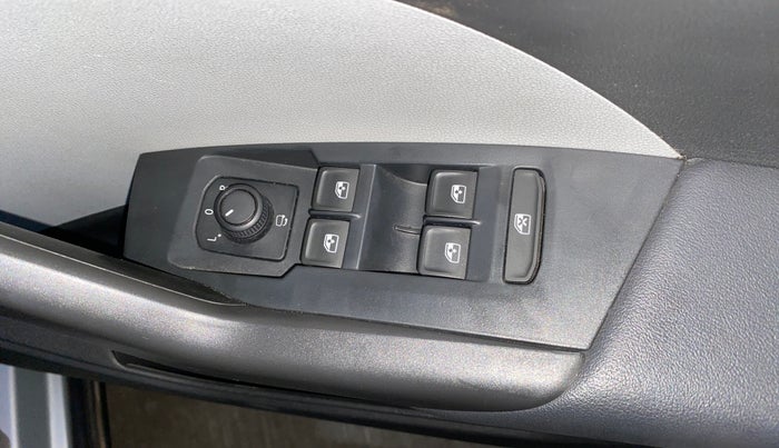 2022 Skoda KUSHAQ STYLE 1.5L TSI MT, Petrol, Manual, 25,896 km, Driver Side Door Panels Control
