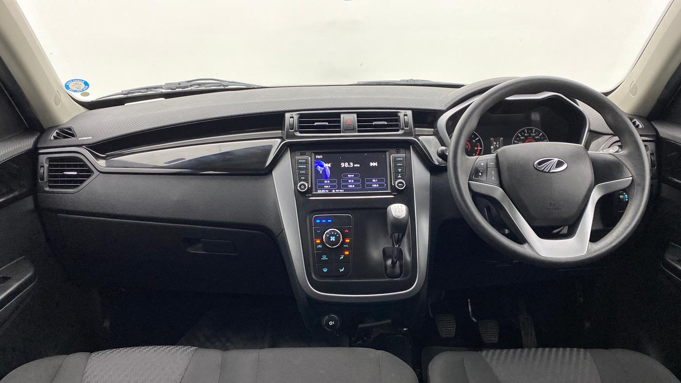 2018 Mahindra KUV 100 NXT K8 6 STR, Petrol, Manual, 13,555 km, Dashboard