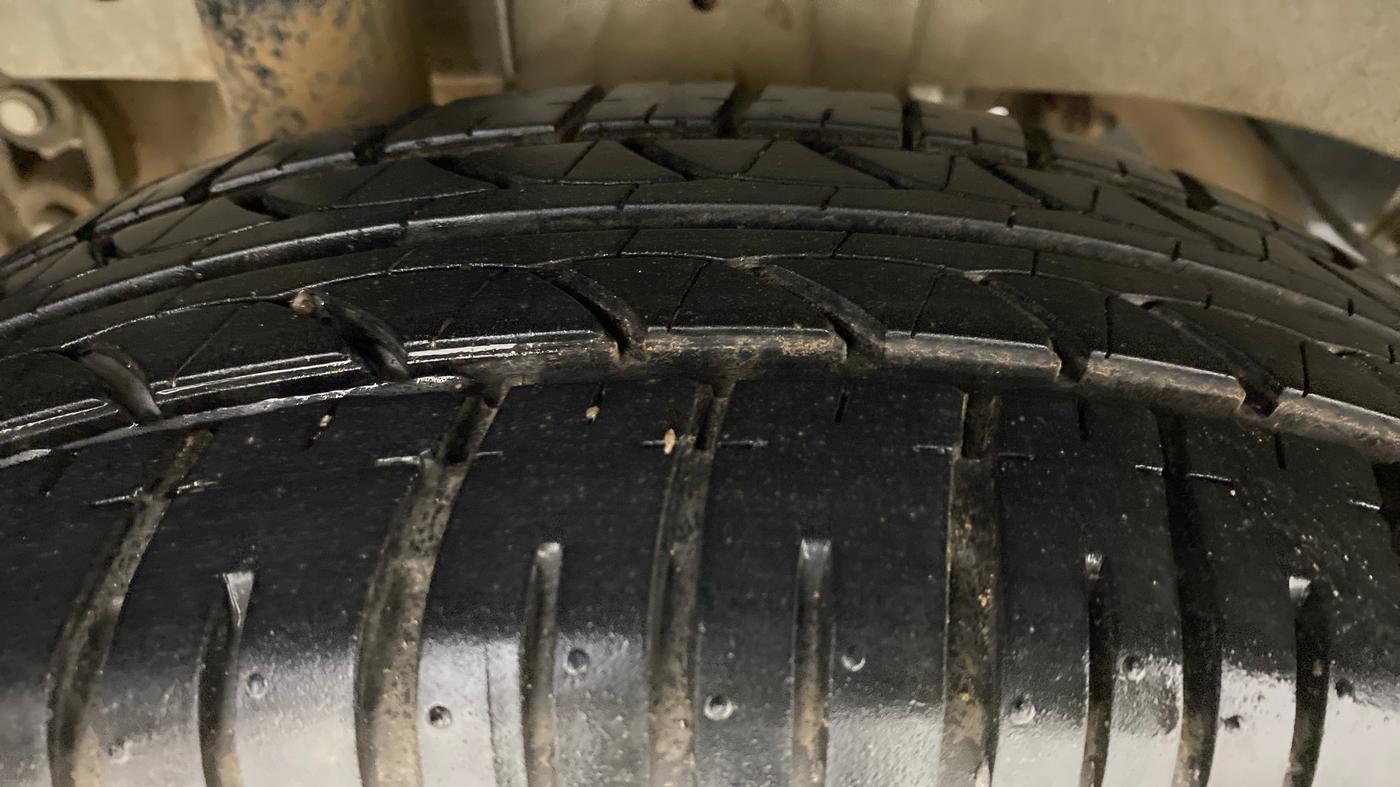 2018 Mahindra KUV 100 NXT K8 6 STR, Petrol, Manual, 13,555 km, Right Rear Tyre Tread