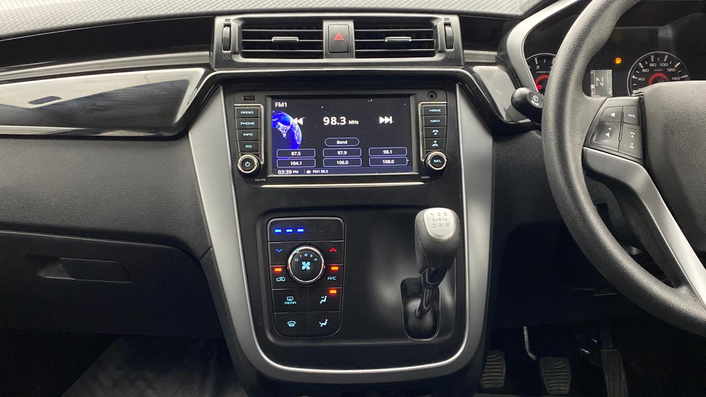 2018 Mahindra KUV 100 NXT K8 6 STR, Petrol, Manual, 13,555 km, Air Conditioner