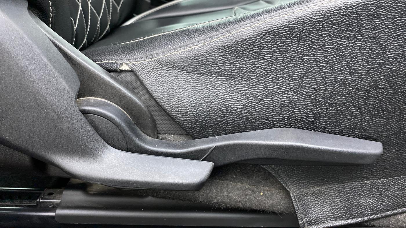 2019 Maruti Baleno ALPHA CVT PETROL 1.2, Petrol, Automatic, 37,855 km, Driver Side Adjustment Panel