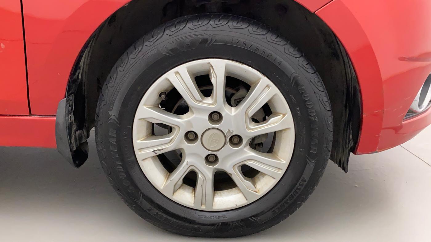 2017 Tata Tiago XZA PETROL, Petrol, Automatic, 44,907 km, Right Front Wheel