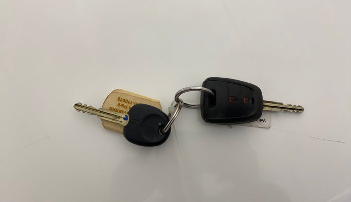 2016 Hyundai Grand i10 1.2 SPORTZ PRIME EDITION VTVT, Petrol, Manual, 68,812 km, Key Close Up