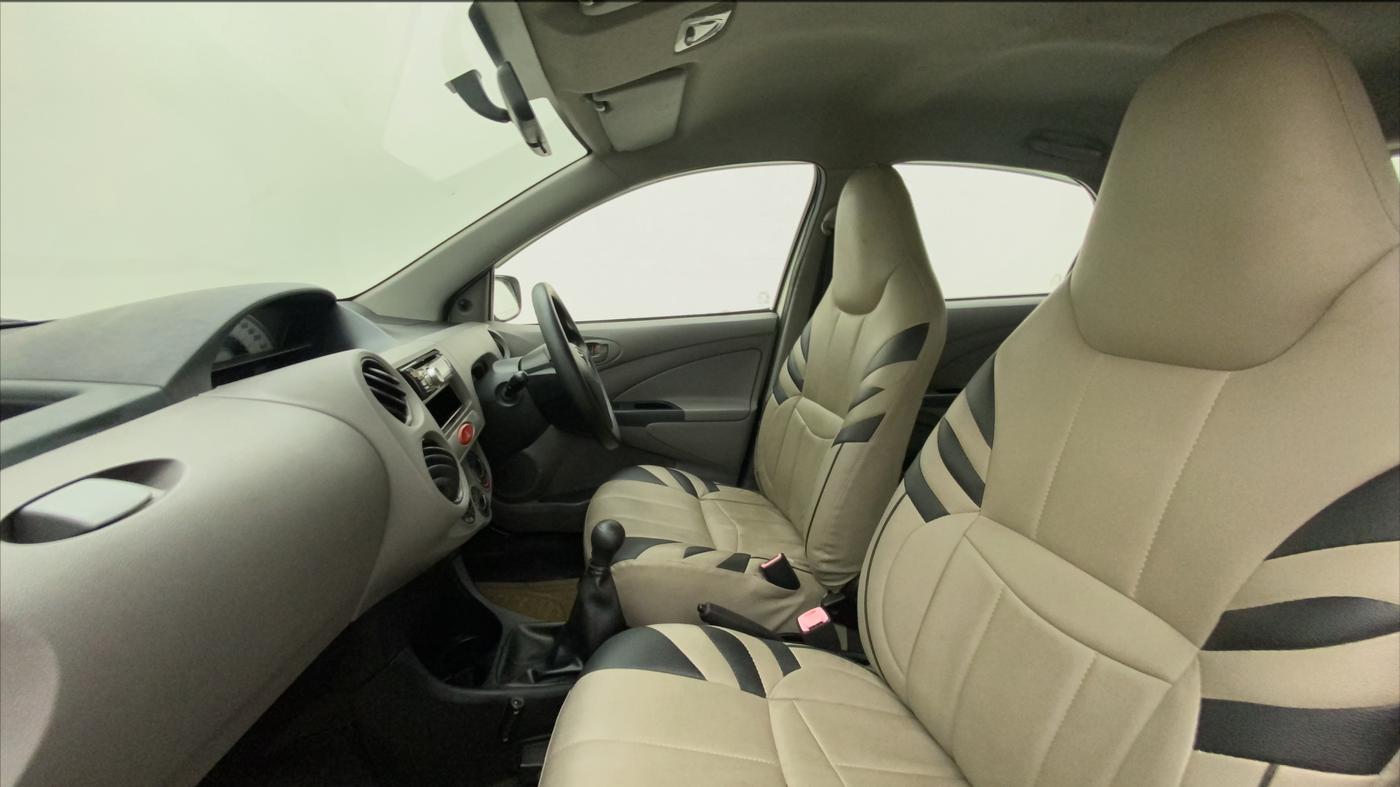 2011 Toyota Etios Liva G, CNG, Manual, 96,671 km, Right Side Front Door Cabin