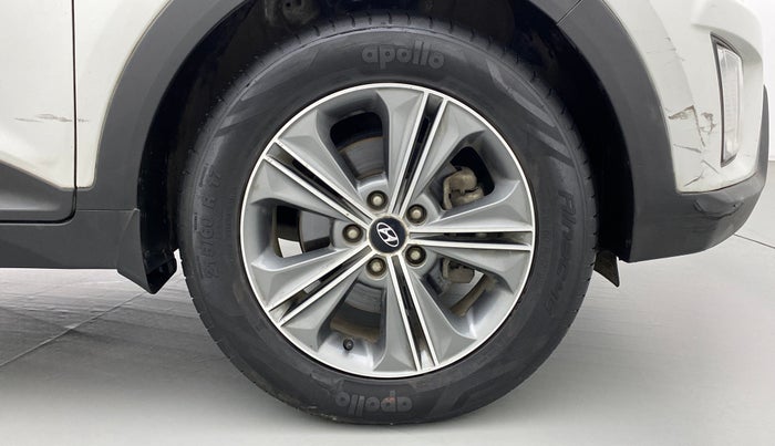 2017 Hyundai Creta SX PLUS AT 1.6 DIESEL, Diesel, Automatic, 1,00,854 km, Right Front Wheel