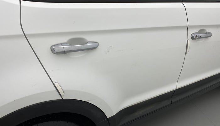 2017 Hyundai Creta SX PLUS AT 1.6 DIESEL, Diesel, Automatic, 1,00,854 km, Right rear door - Minor scratches