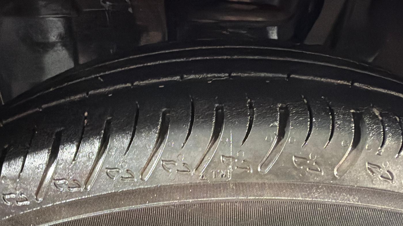 2022 Nissan MAGNITE XL, Petrol, Manual, 1,37,491 km, Left Front Tyre Tread