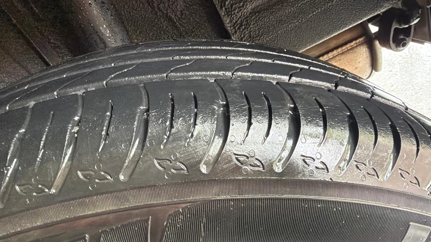 2022 Nissan MAGNITE XL, Petrol, Manual, 1,37,491 km, Left Rear Tyre Tread