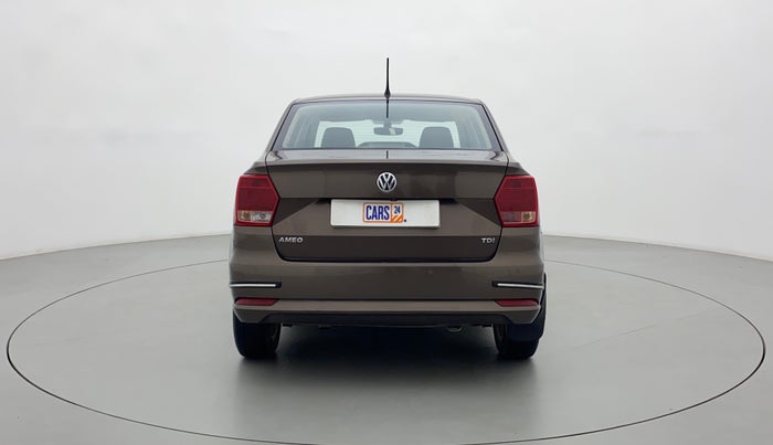 2016 Volkswagen Ameo HIGHLINE1.5L, Diesel, Manual, 1,11,610 km, Back/Rear