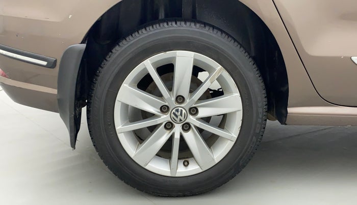2016 Volkswagen Ameo HIGHLINE1.5L, Diesel, Manual, 1,11,610 km, Right Rear Wheel