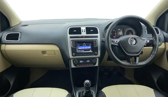 2016 Volkswagen Ameo HIGHLINE1.5L, Diesel, Manual, 1,11,610 km, Dashboard