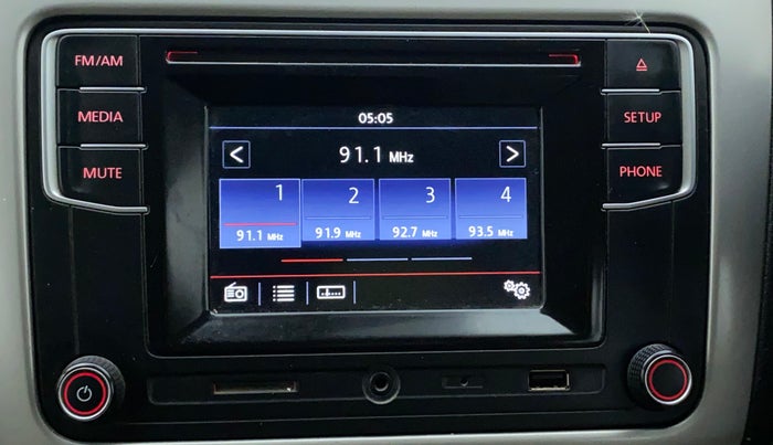 2016 Volkswagen Ameo HIGHLINE1.5L, Diesel, Manual, 1,11,610 km, Infotainment System