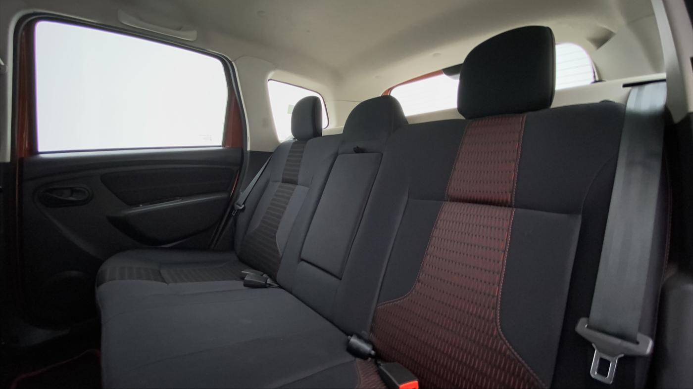 2018 Renault Duster RXS CVT 106 PS, Petrol, Automatic, 35,115 km, Right Side Rear Door Cabin