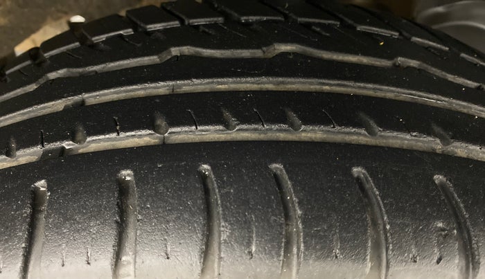 2018 Renault Duster RXS CVT 106 PS, Petrol, Automatic, 35,115 km, Left Rear Tyre Tread