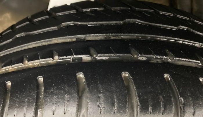 2018 Renault Duster RXS CVT 106 PS, Petrol, Automatic, 35,115 km, Right Rear Tyre Tread