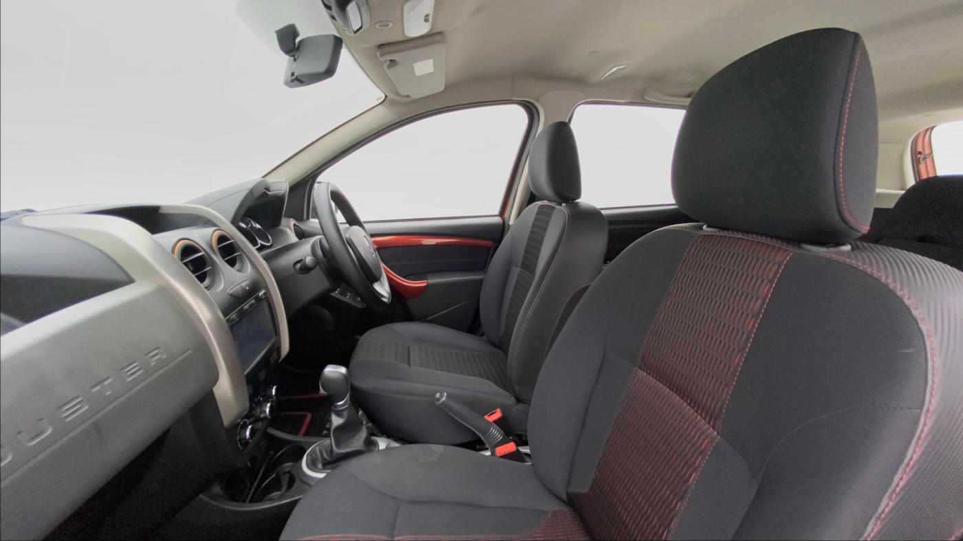 2018 Renault Duster RXS CVT 106 PS, Petrol, Automatic, 35,115 km, Right Side Front Door Cabin