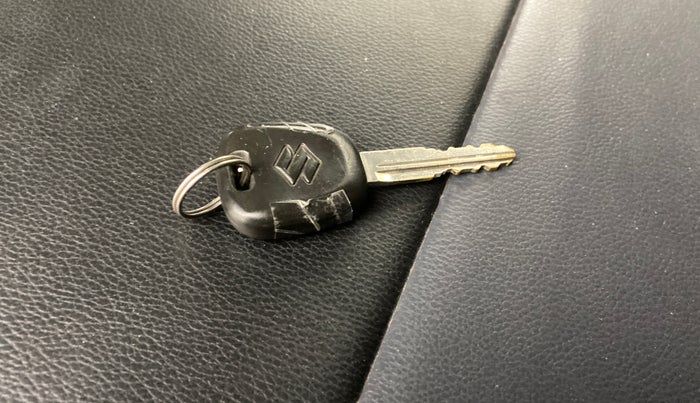 2024 Maruti Eeco 5 STR AC, Petrol, Manual, 35,452 km, Key Close Up