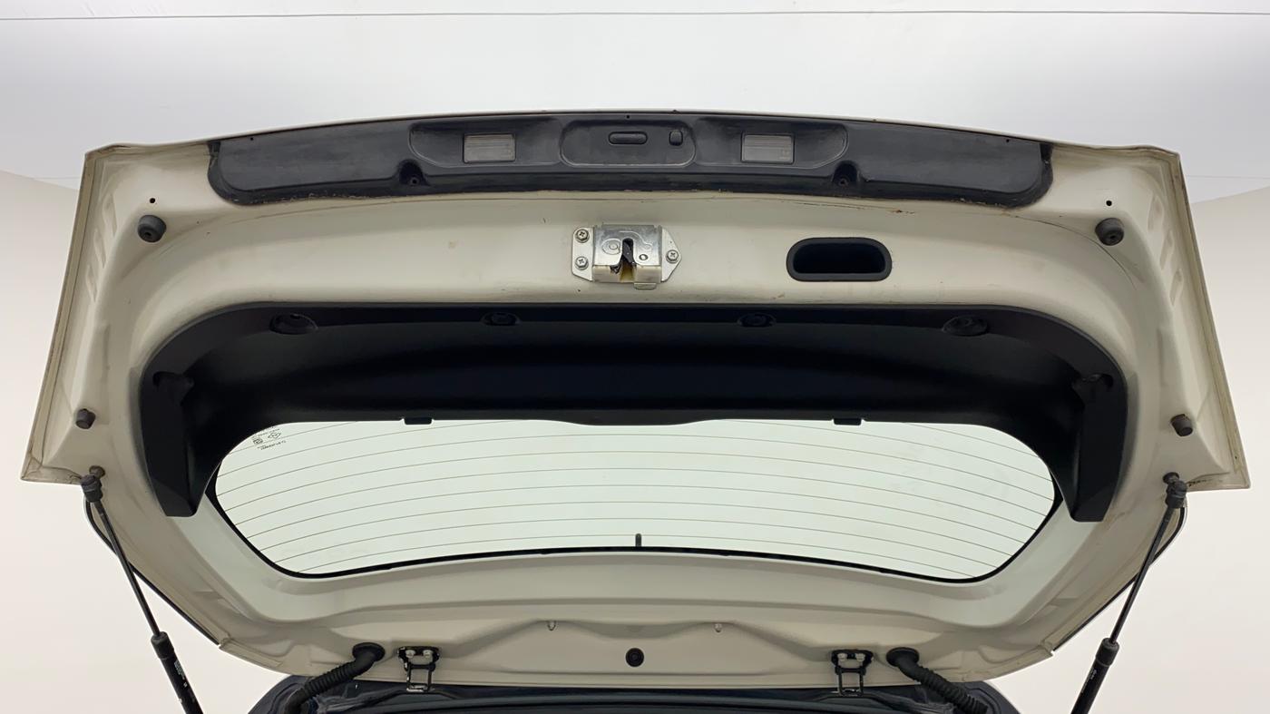 2015 Maruti Swift ZXI D, Petrol, Manual, 98,096 km, Boot Door Open