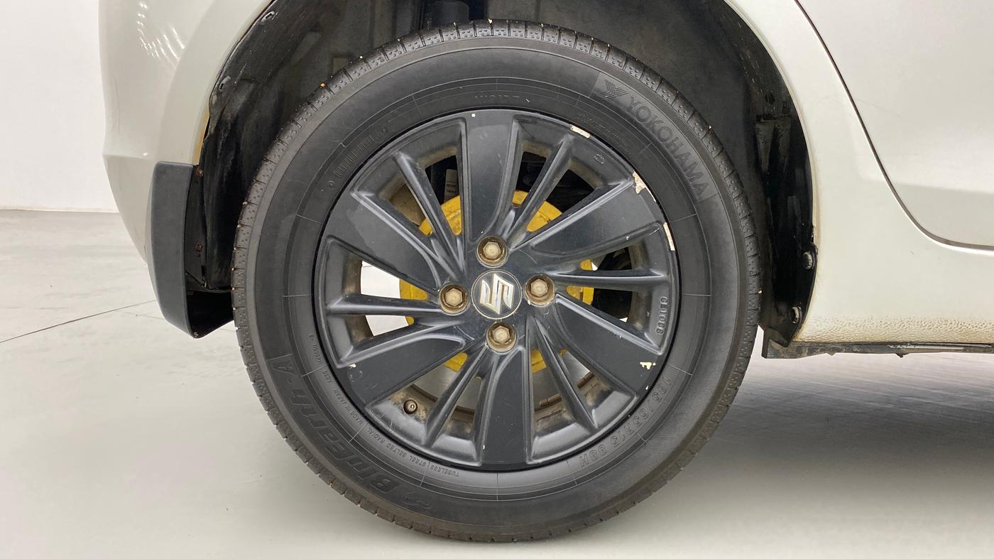 2015 Maruti Swift ZXI D, Petrol, Manual, 98,096 km, Right Rear Wheel