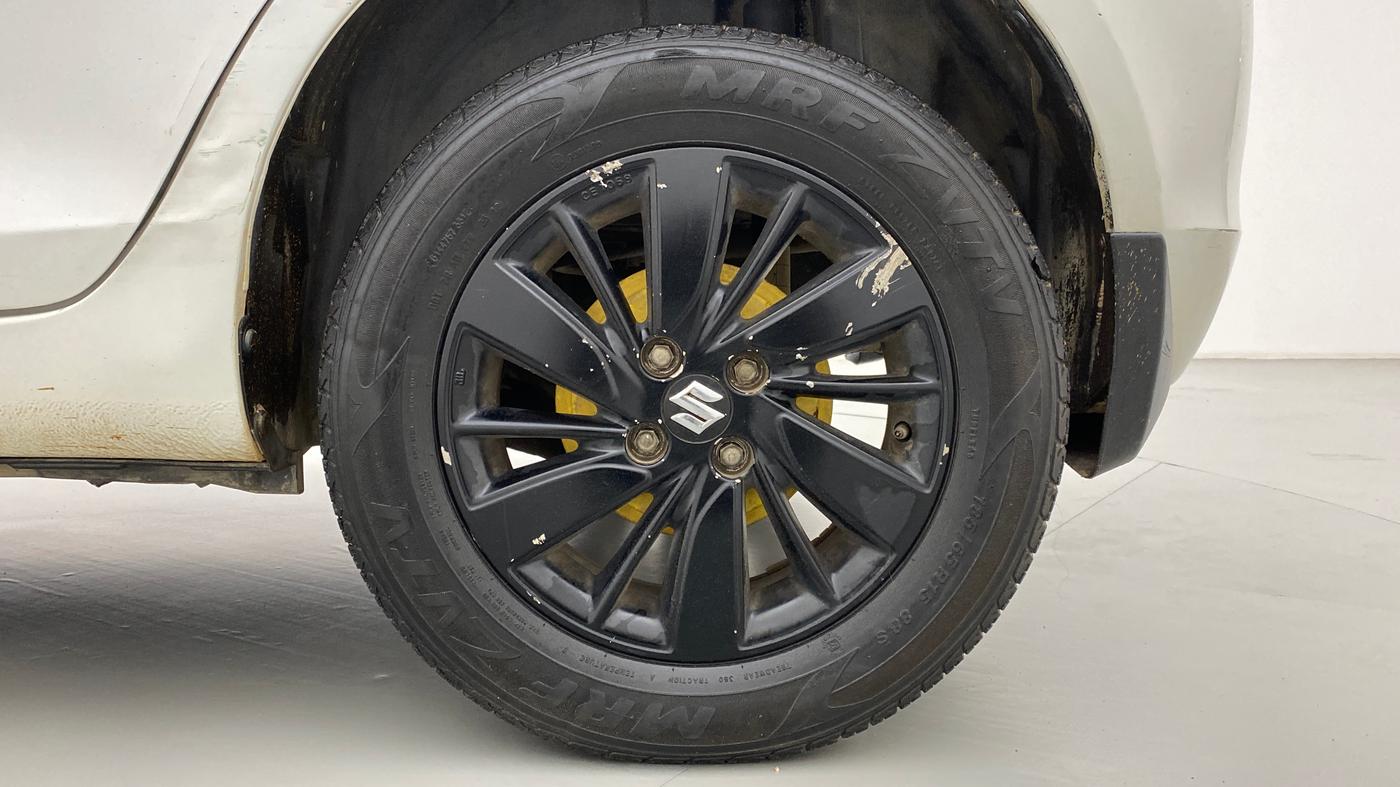 2015 Maruti Swift ZXI D, Petrol, Manual, 98,096 km, Left Rear Wheel