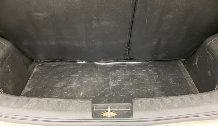 2015 Maruti Swift ZXI D, Petrol, Manual, 98,096 km, Boot Inside