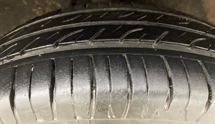 2012 Maruti Zen Estilo LXI, Petrol, Manual, 78,193 km, Right Front Tyre Tread
