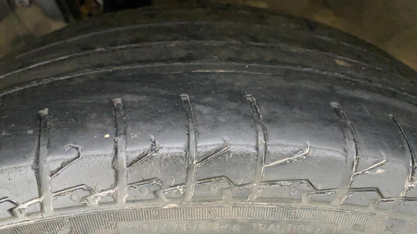 2015 Honda City 1.5L I-VTEC VX CVT, CNG, Automatic, 74,553 km, Left Front Tyre Tread
