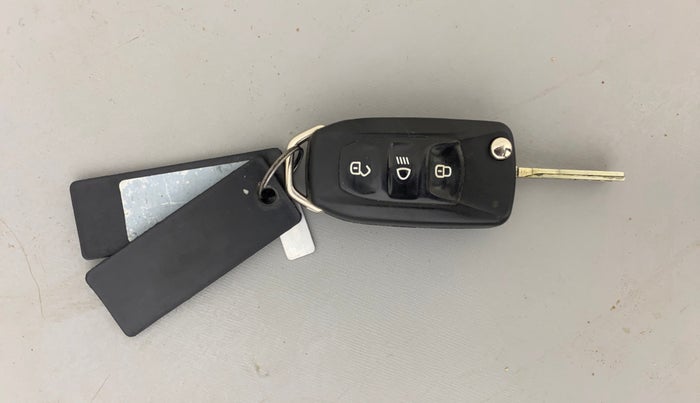 2019 Tata NEXON XM PETROL, Petrol, Manual, 93,548 km, Key Close Up
