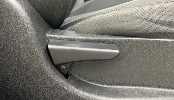 2019 Tata NEXON XM PETROL, Petrol, Manual, 93,548 km, Driver Side Adjustment Panel