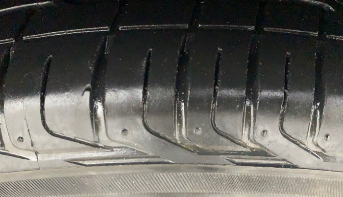 2019 Tata NEXON XM PETROL, Petrol, Manual, 93,548 km, Right Front Tyre Tread