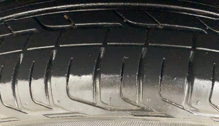 2019 Tata NEXON XM PETROL, Petrol, Manual, 93,548 km, Right Rear Tyre Tread