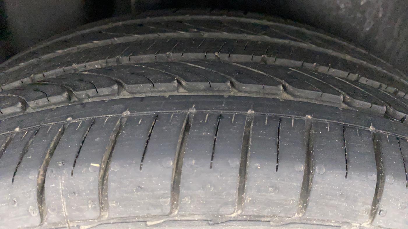 2018 Volkswagen Polo HIGHLINE PLUS 1.2L PETROL, Petrol, Manual, 18,913 km, Right Rear Tyre Tread