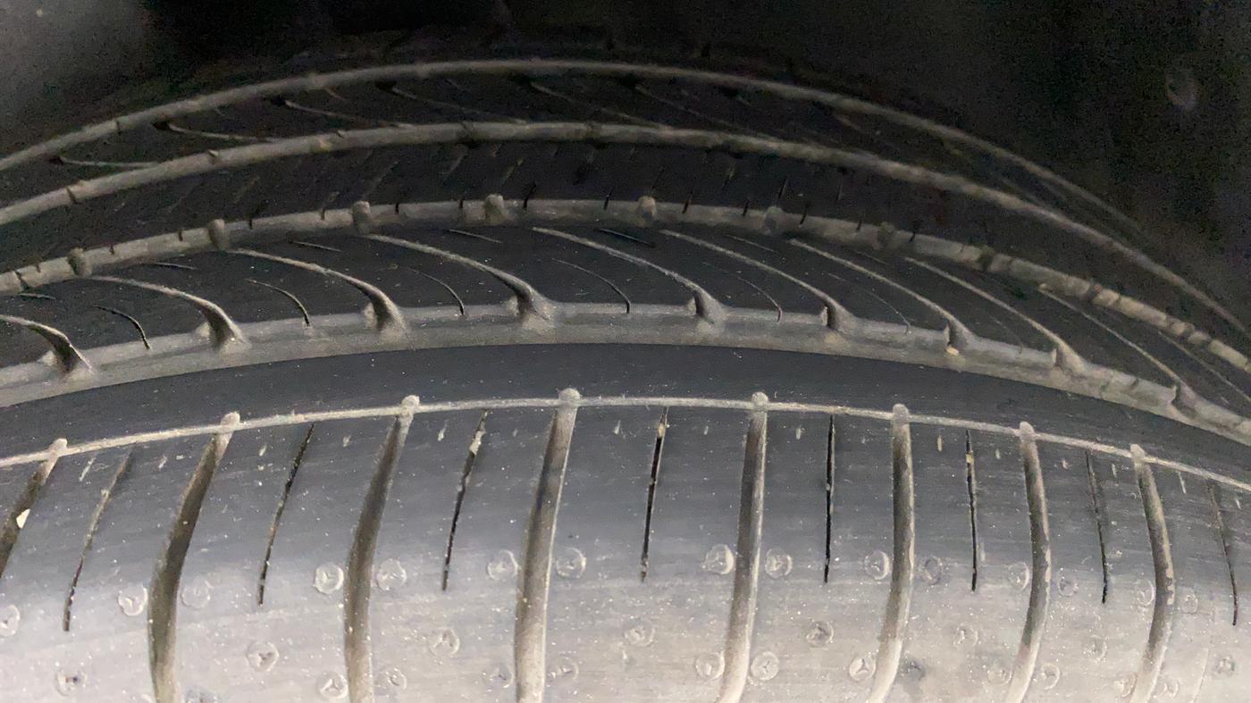 2018 Volkswagen Polo HIGHLINE PLUS 1.2L PETROL, Petrol, Manual, 18,913 km, Left Rear Tyre Tread
